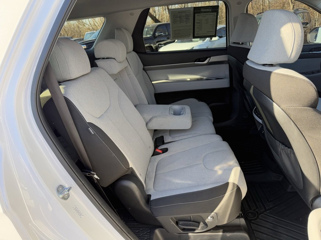 Used 2024 Hyundai Palisade SE image 35