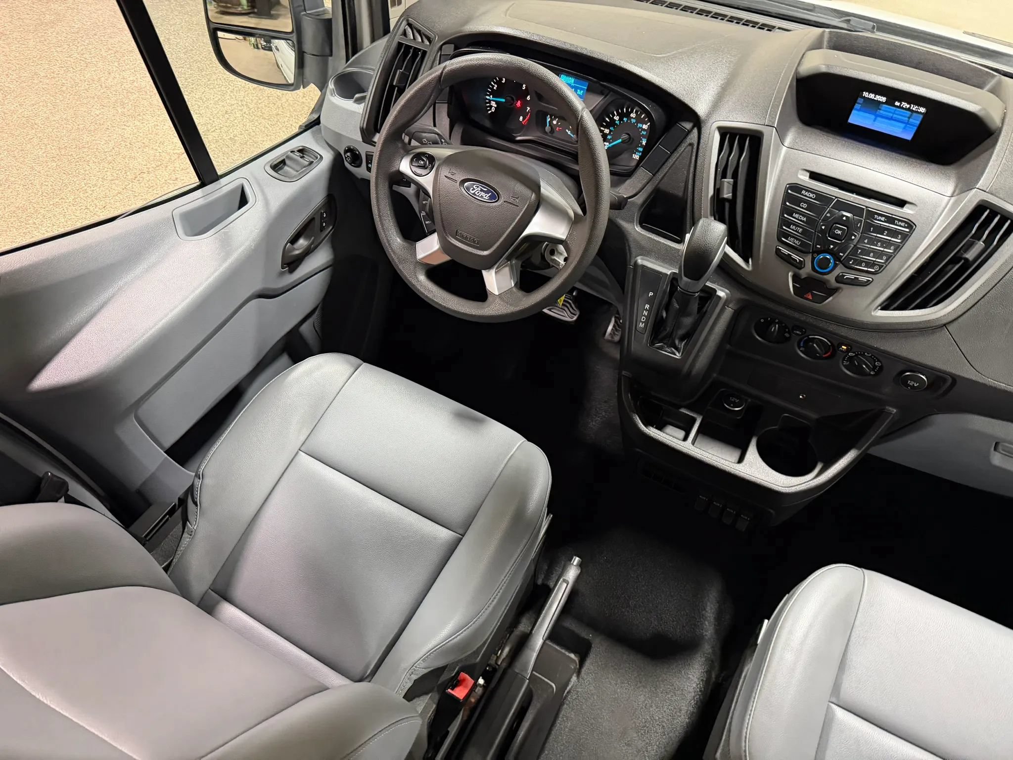 Used 2015 Ford Transit 150 XL RWD image 48