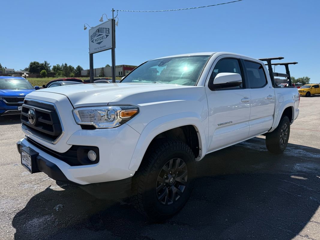 Used 2023 Toyota Tacoma SR5 w/ Technology Package image 6