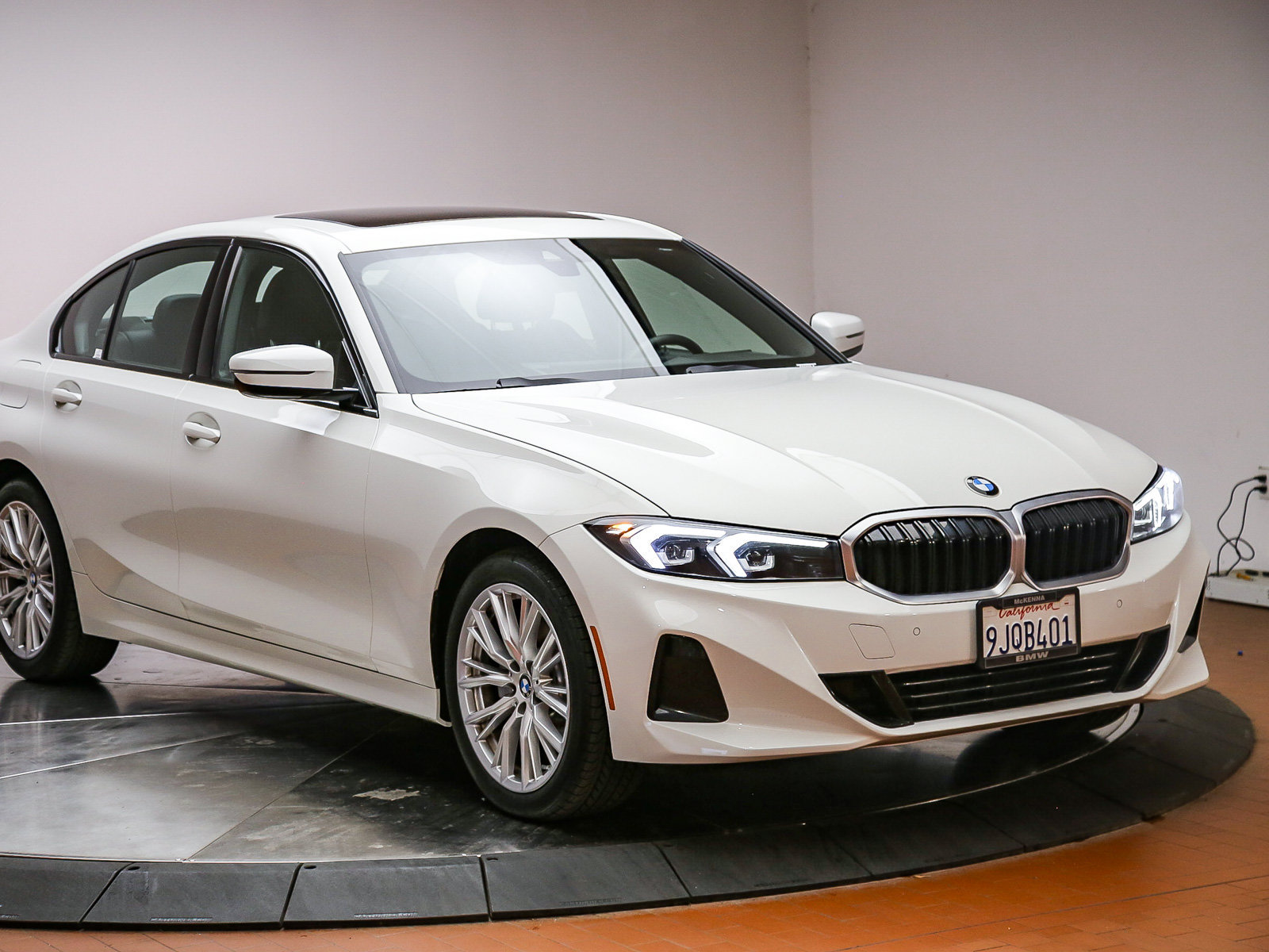 Certified 2023 BMW 330i Sedan w/ Driving Assistance Package RWD image 3
