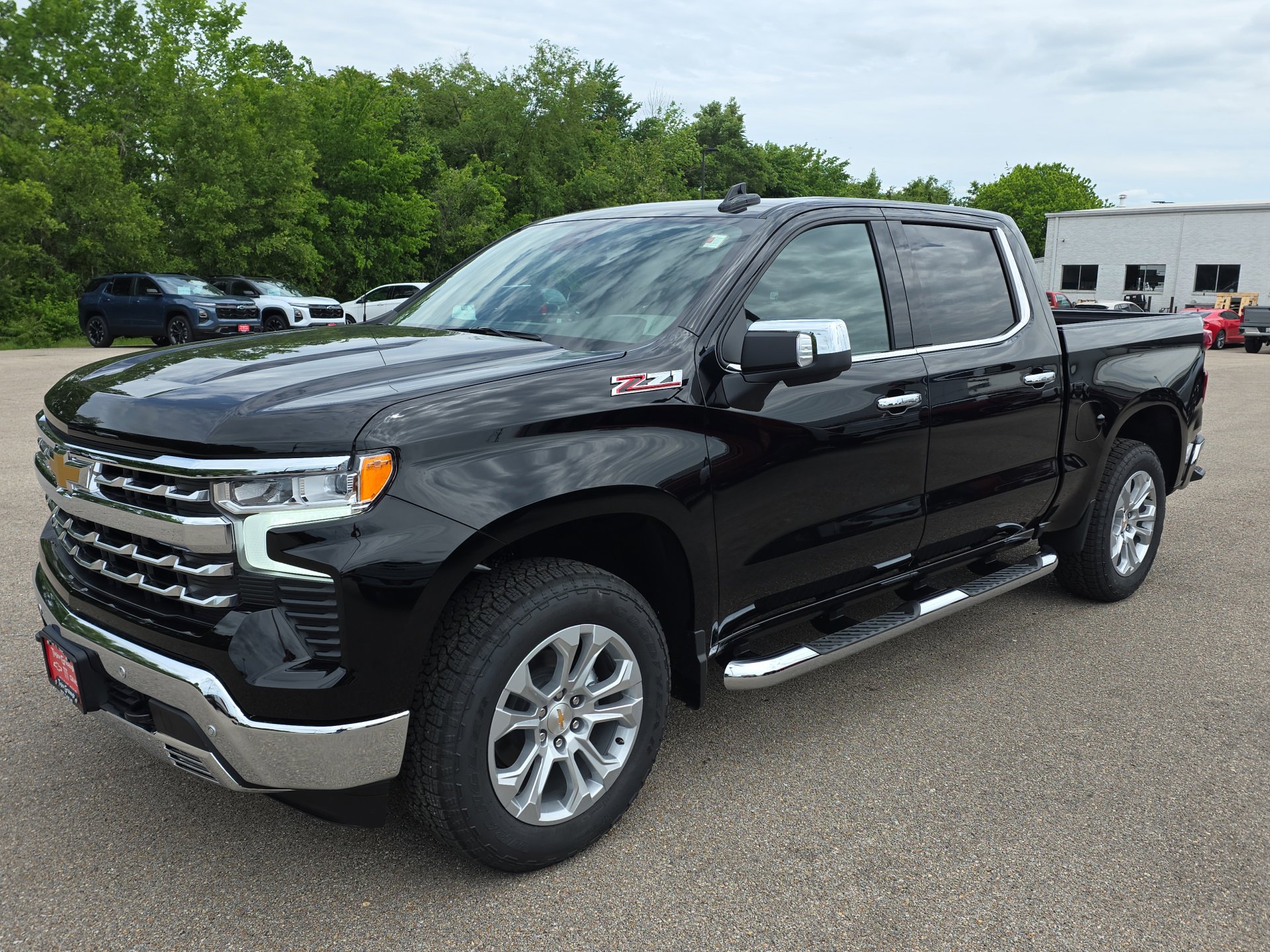 New 2026 Chevrolet Silverado 1500 LTZ w/ Z71 Off-Road Package AWD/4WD image 4