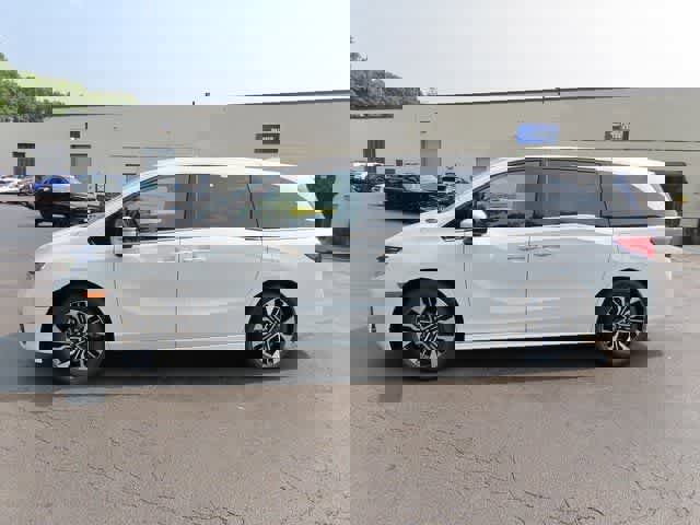 New 2026 Honda Odyssey Elite image 3