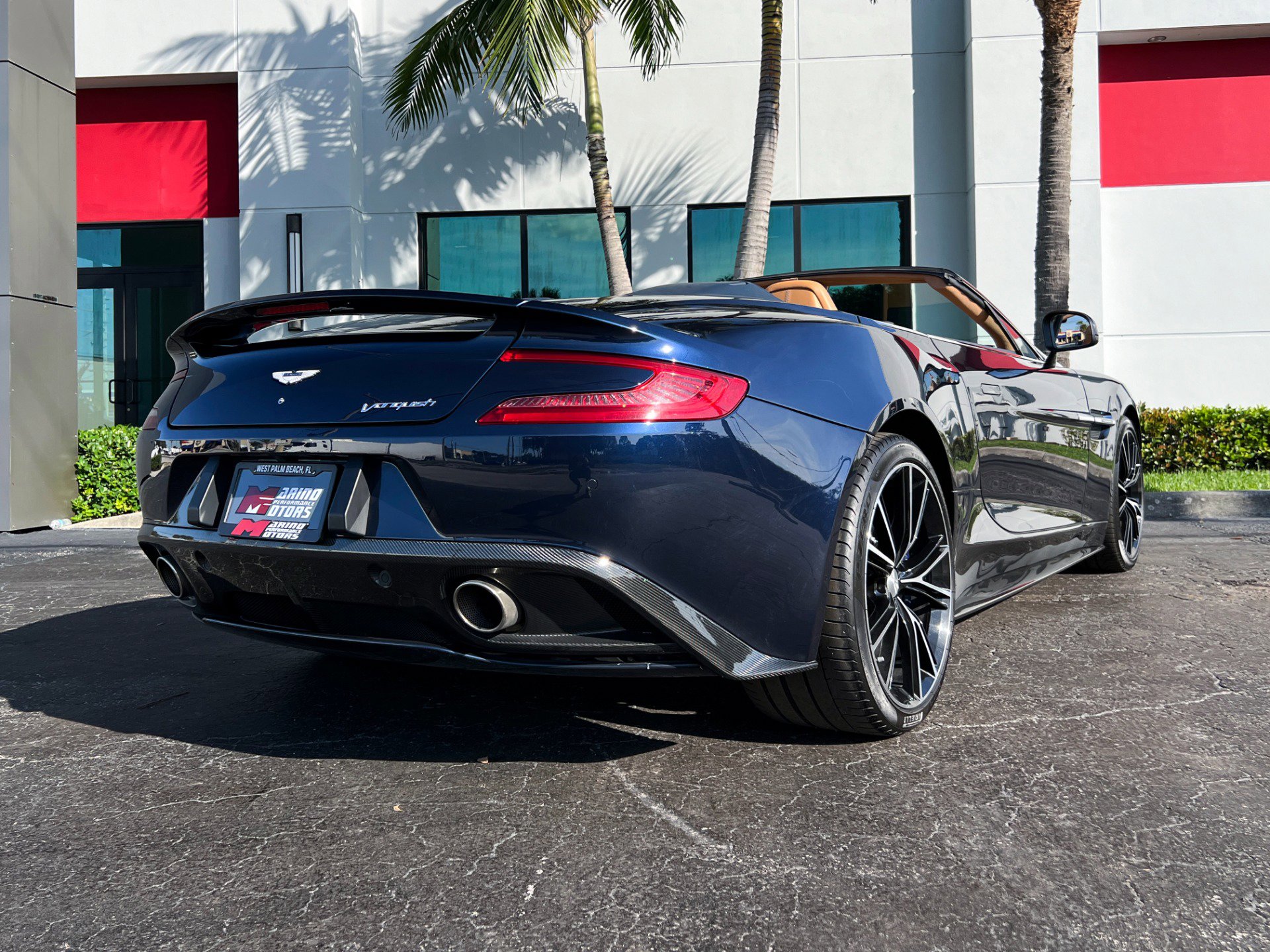 Used 2014 Aston Martin Vanquish Volante image 12