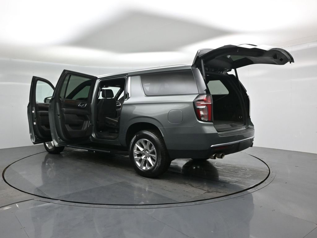Used 2023 Chevrolet Suburban Premier image 34