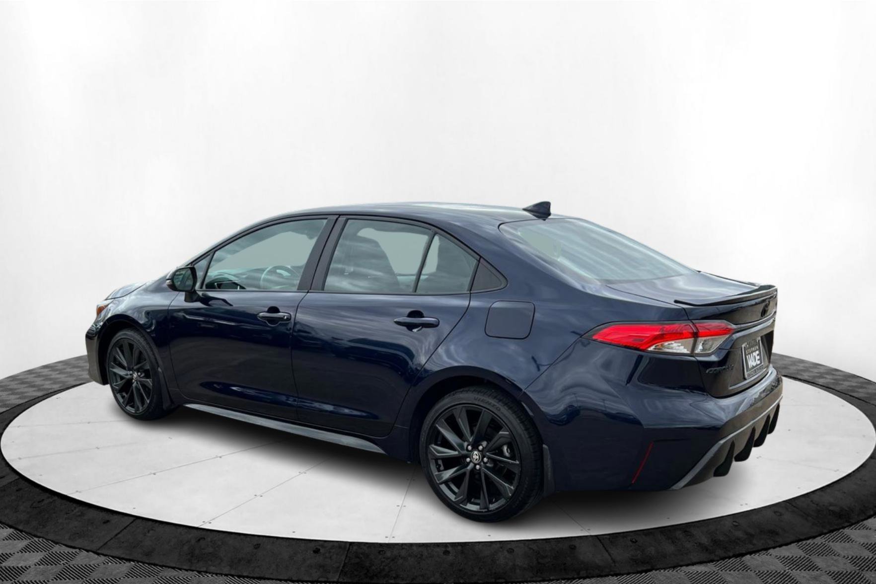 Used 2024 Toyota Corolla SE image 3