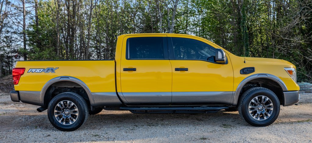 Used 2018 Nissan Titan PRO-4X image 6