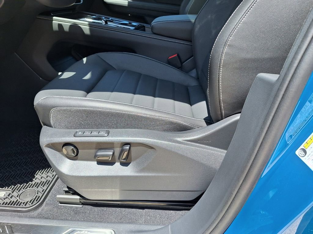 New 2025 Volkswagen Atlas Cross Sport SEL R-Line image 32