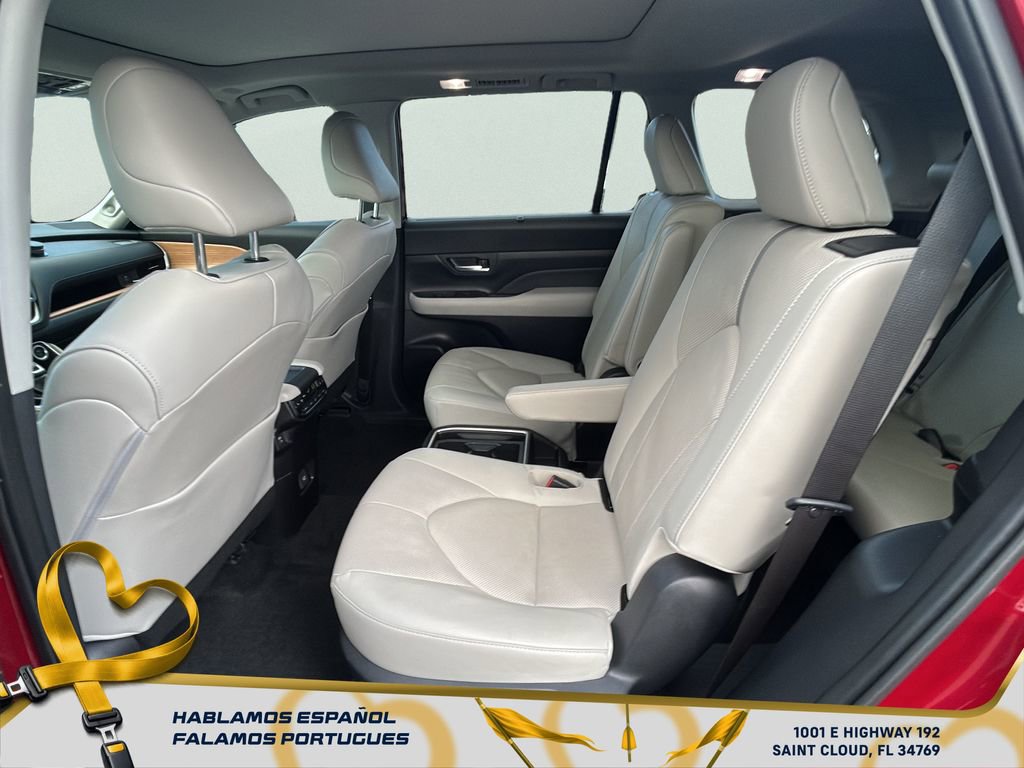 Used 2025 Toyota Grand Highlander AWD image 26