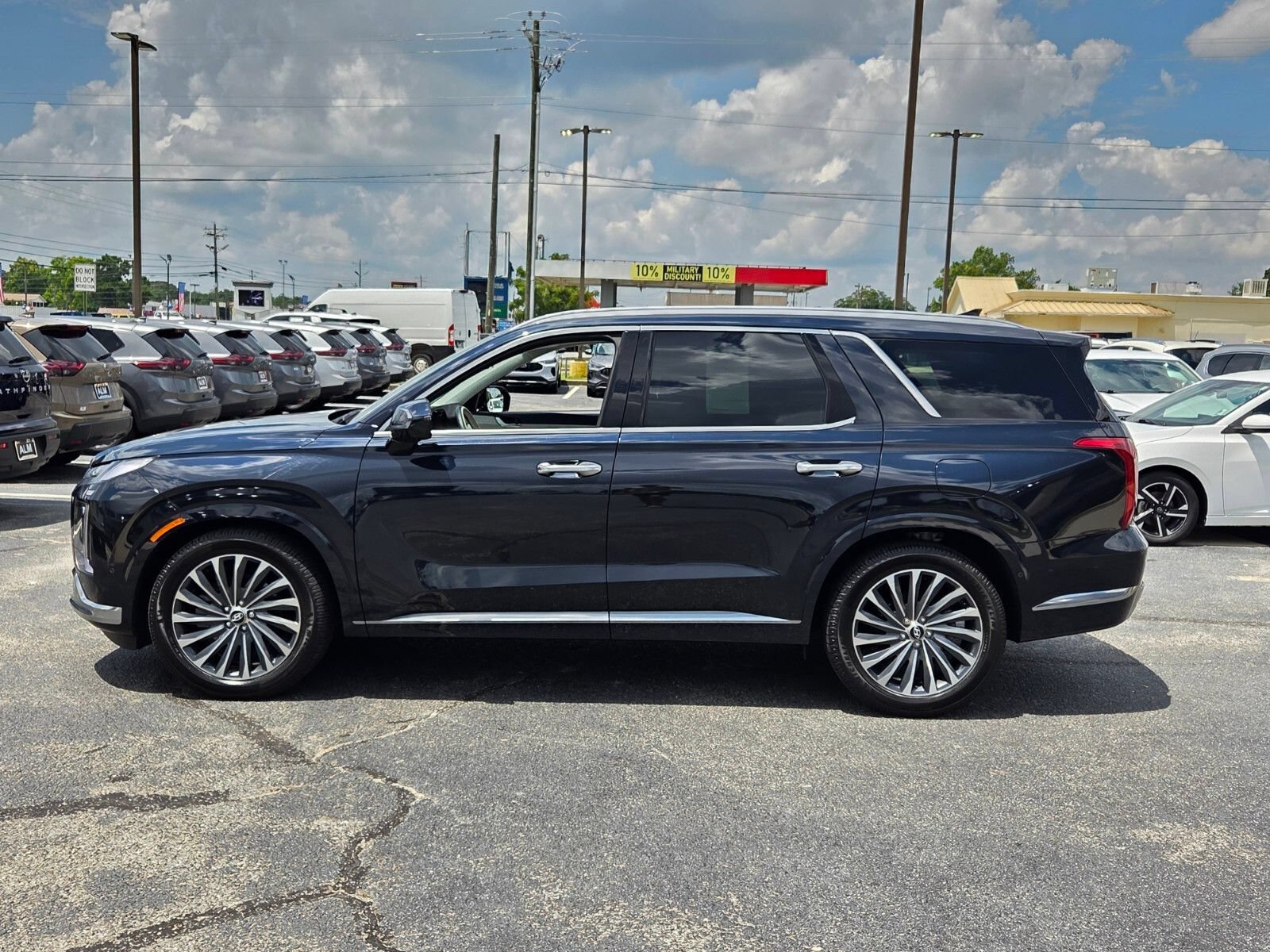 Used 2024 Hyundai Palisade Calligraphy AWD/4WD image 4
