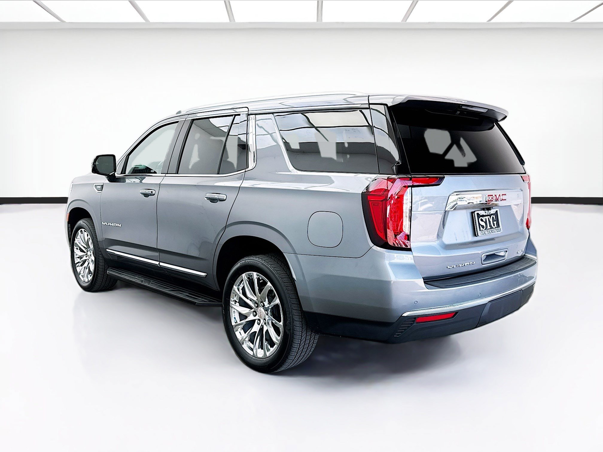 Used 2021 GMC Yukon SLT w/ SLT Luxury Plus Package RWD image 6