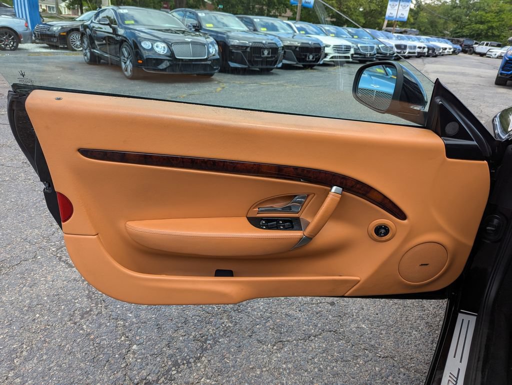 Used 2011 Maserati GranTurismo Convertible RWD image 11