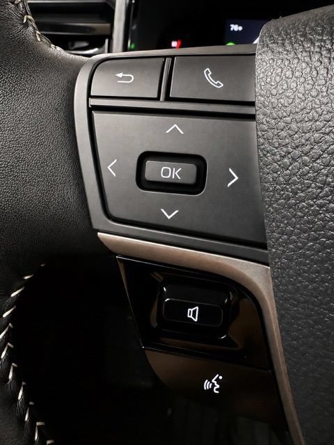 Used 2026 Toyota Camry SE FWD image 32