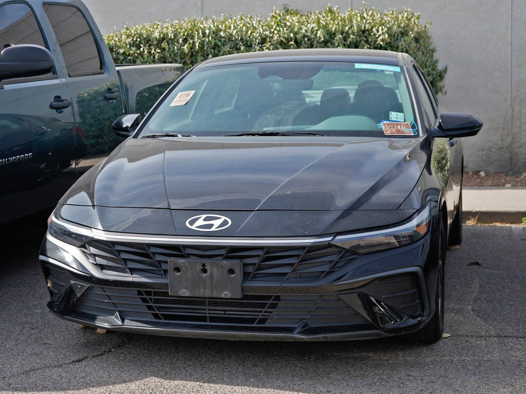 Used 2024 Hyundai Elantra SEL image 1