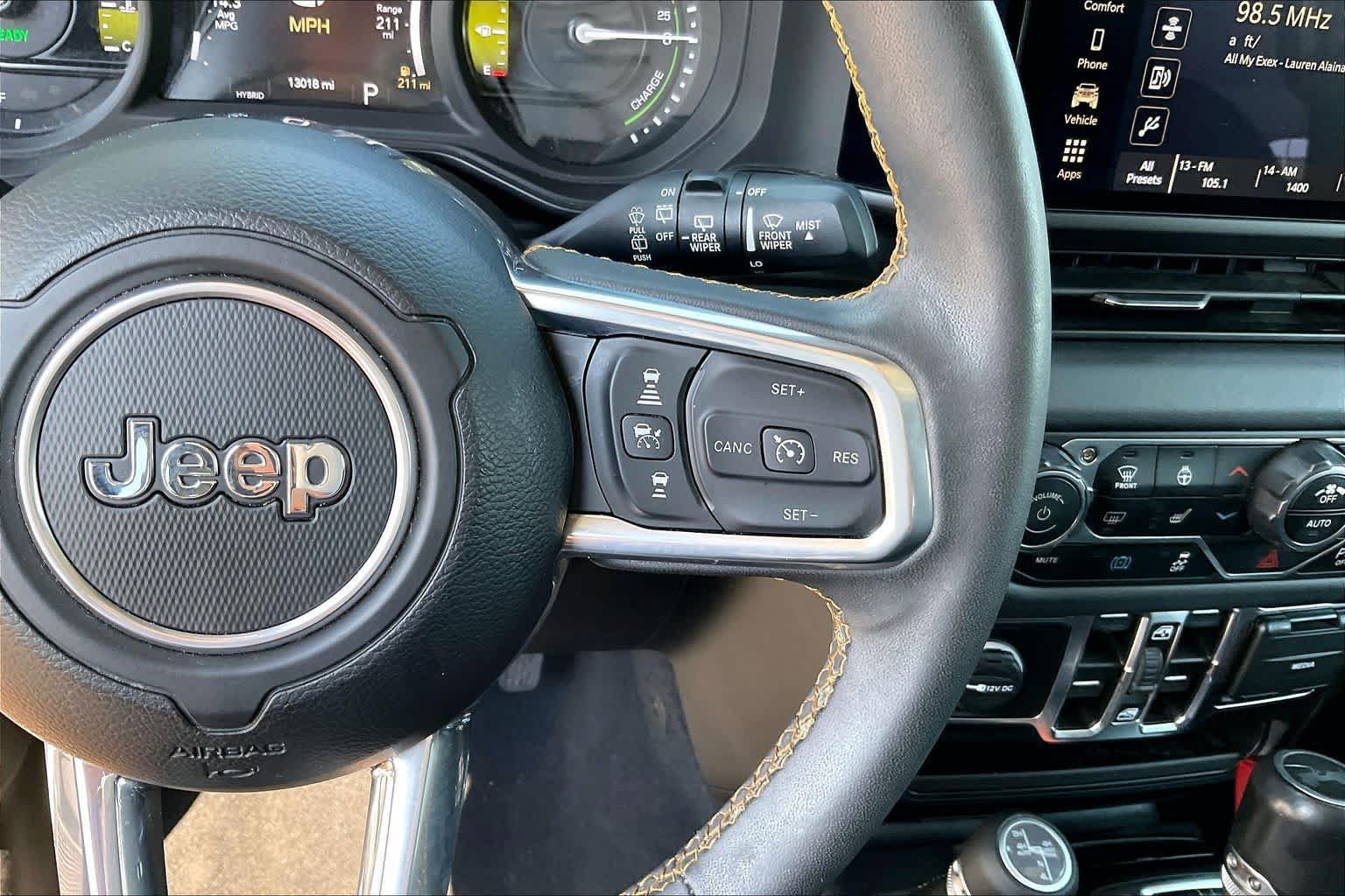 Used 2024 Jeep Wrangler Unlimited Sahara w/ Safety Group AWD/4WD image 23