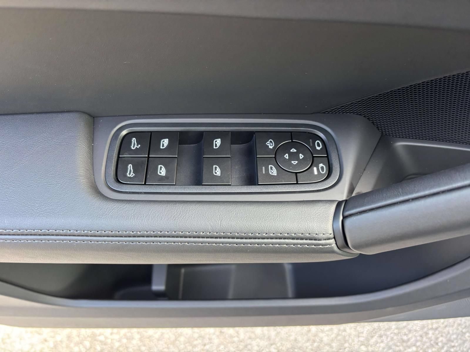 New 2026 Porsche Cayenne S AWD/4WD image 24