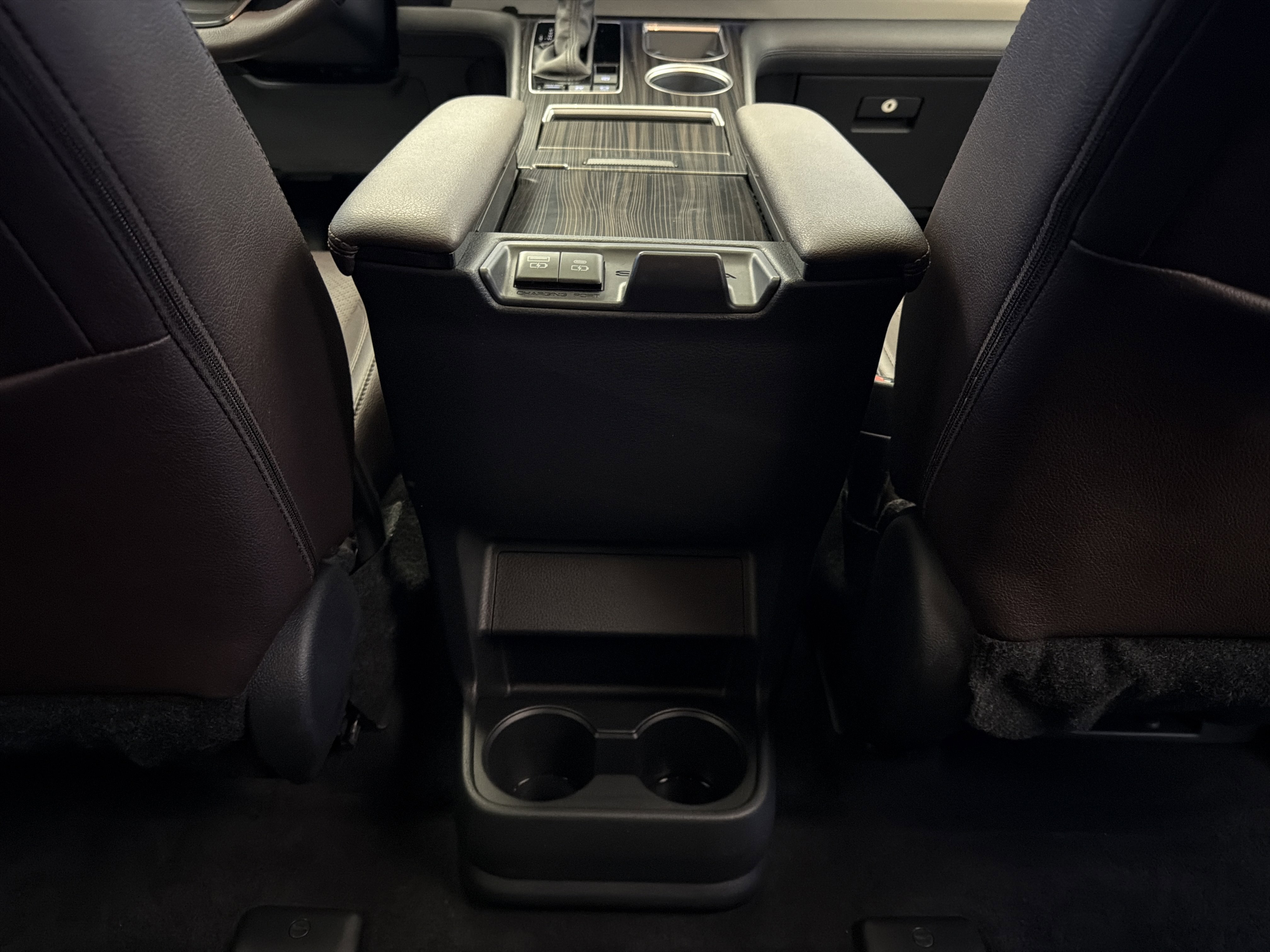 Used 2023 Toyota Sienna Platinum image 30