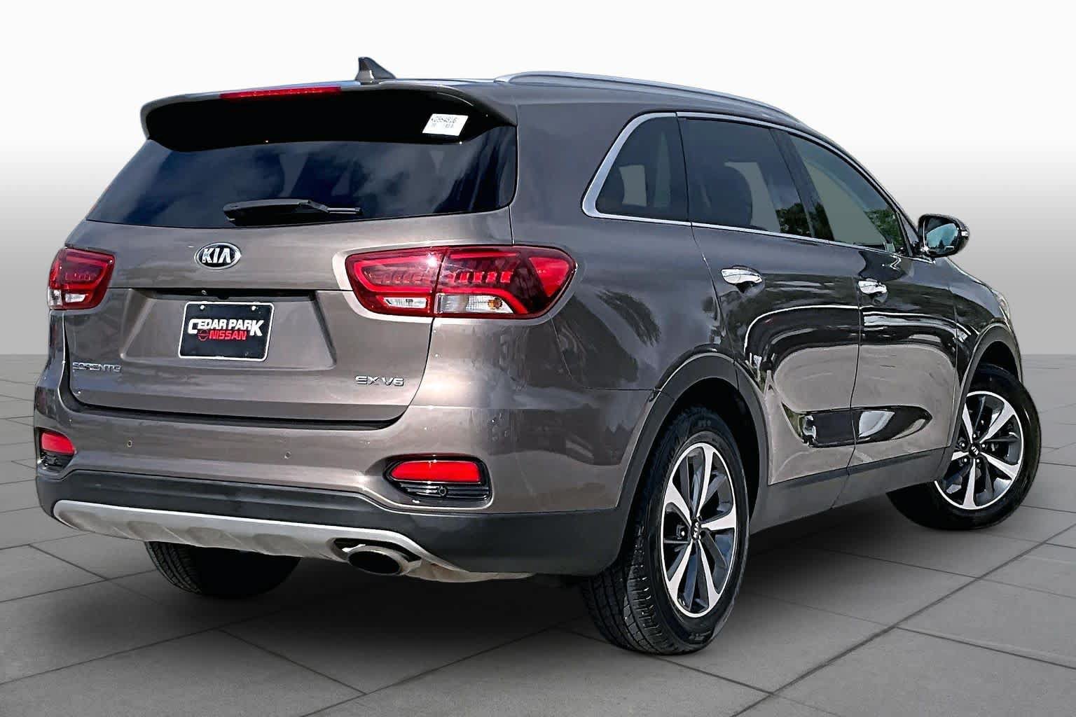 Used 2019 Kia Sorento EX FWD image 12