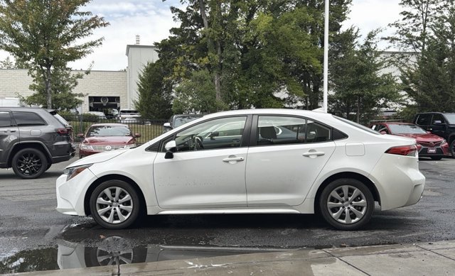 Used 2020 Toyota Corolla LE FWD image 8