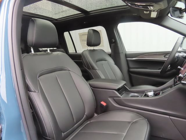 New 2026 Jeep Grand Cherokee L Limited w/ Limited Altitude Package AWD/4WD image 26