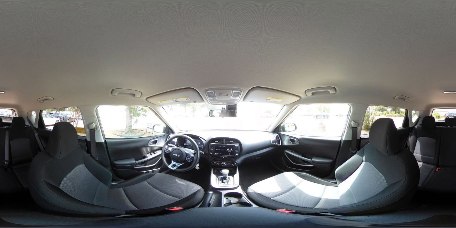Used 2025 Kia Soul LX w/ LX Technology Package FWD image 42