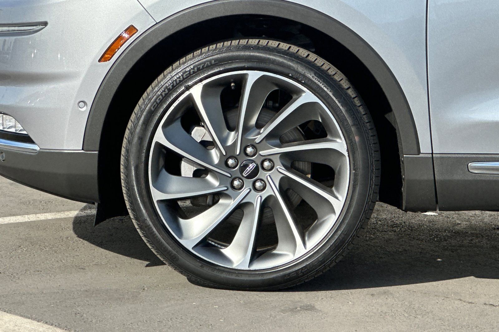 Used 2022 Lincoln Nautilus Reserve w/ Equipment Group 202A image 24