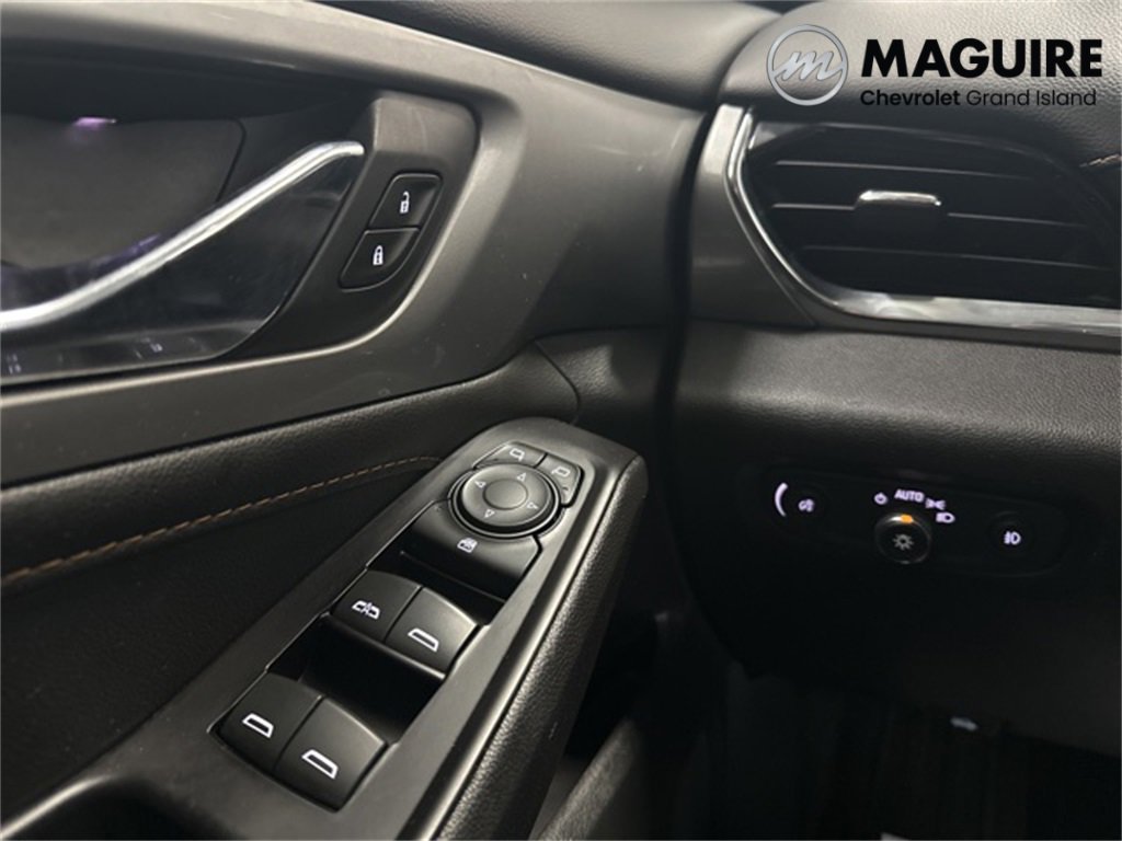 Used 2020 Chevrolet Traverse LT w/ LPO, Floor Liner Package image 16