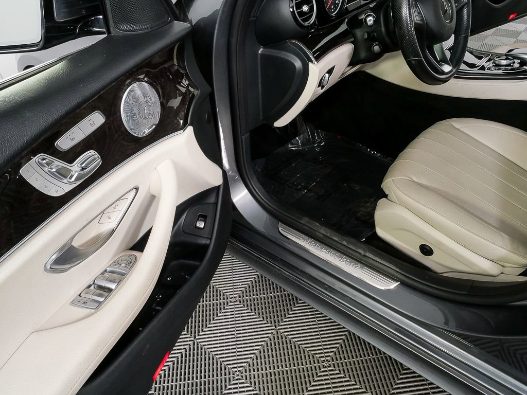 Used 2017 Mercedes-Benz E 300 image 8