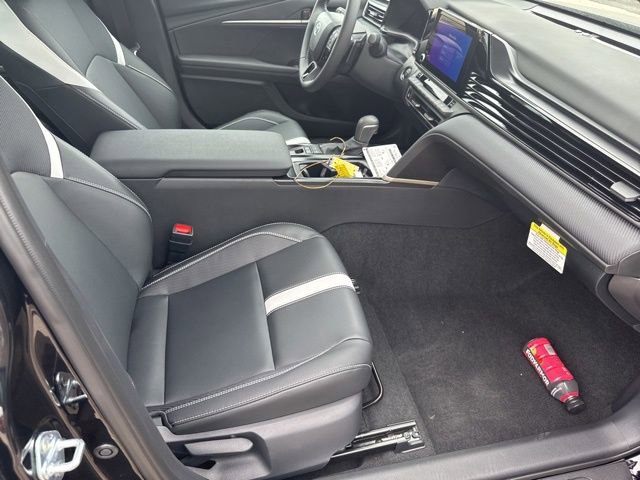 Used 2025 Toyota Camry SE FWD image 13