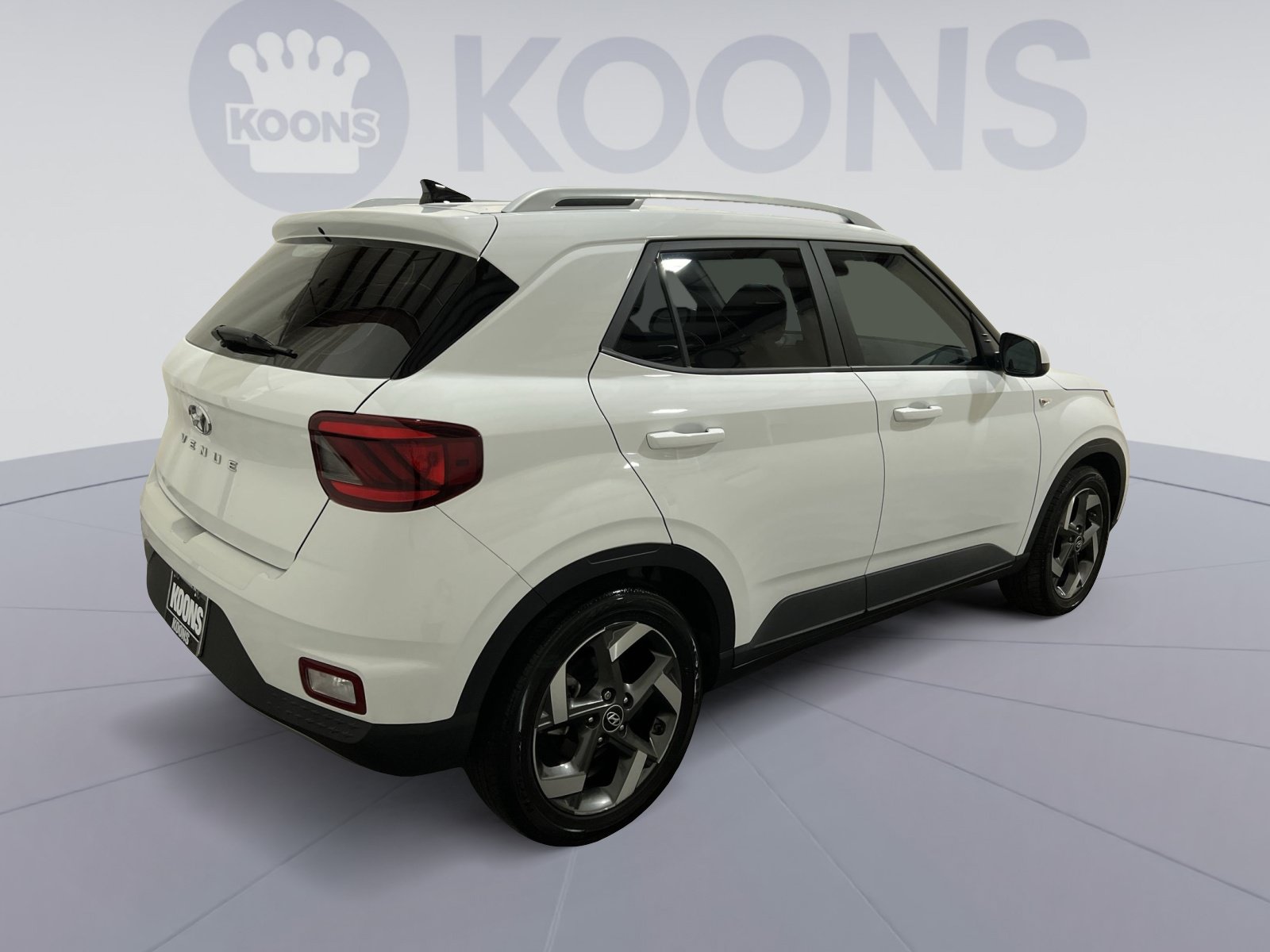 Used 2022 Hyundai Venue SEL FWD image 11