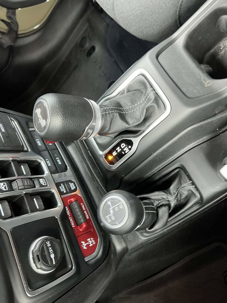 Used 2025 Jeep Wrangler Rubicon w/ XTREMEE 35" Tire Package image 22