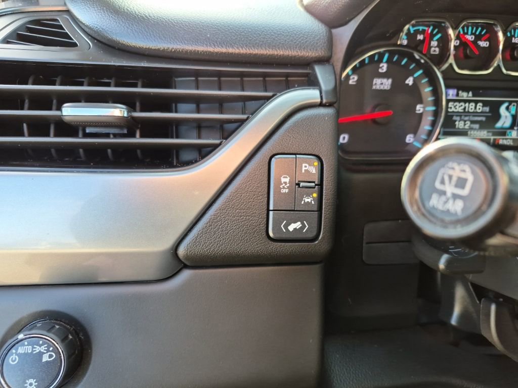 Used 2019 Chevrolet Suburban LT RWD image 35