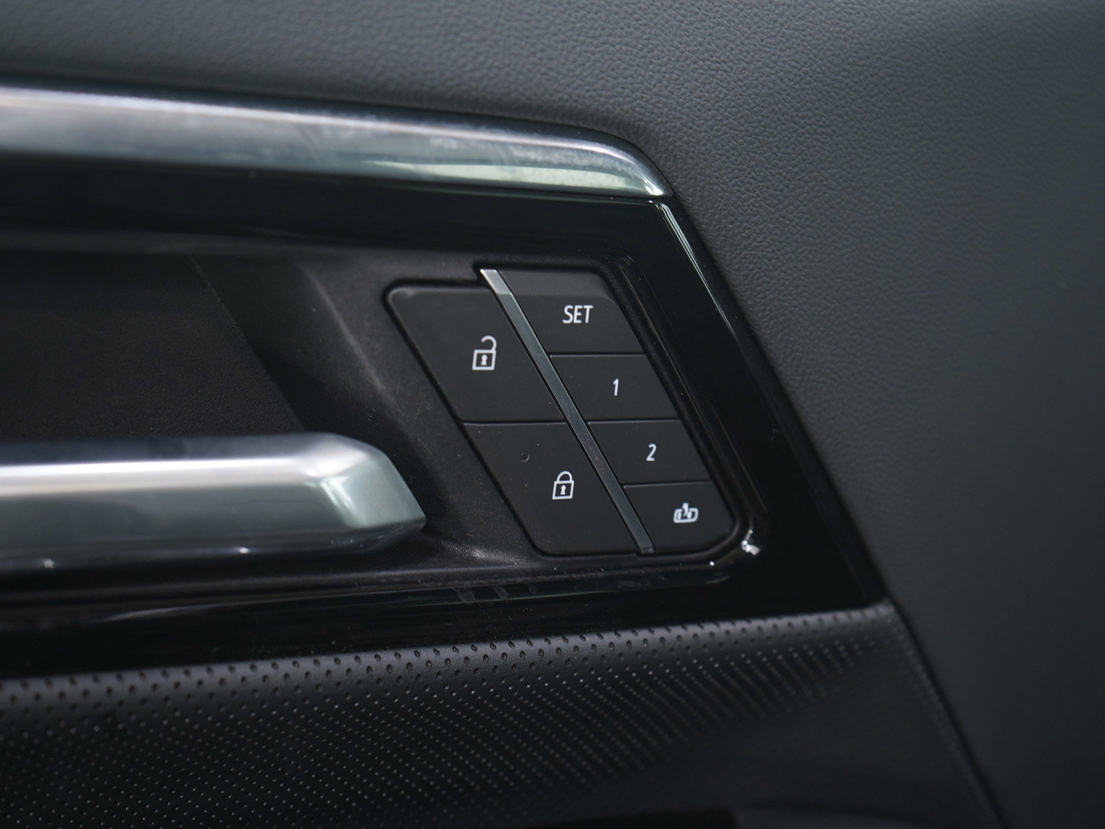 Used 2025 GMC Sierra EV Denali image 22