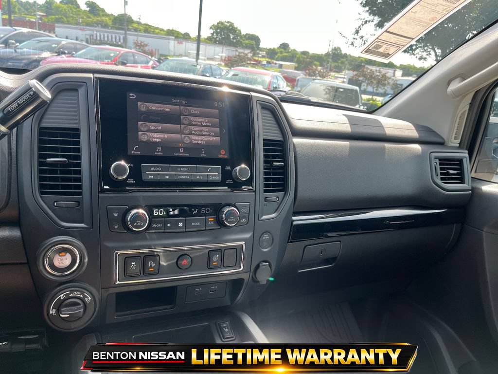 Used 2024 Nissan Titan SV w/ SV Convenience Package AWD/4WD image 16