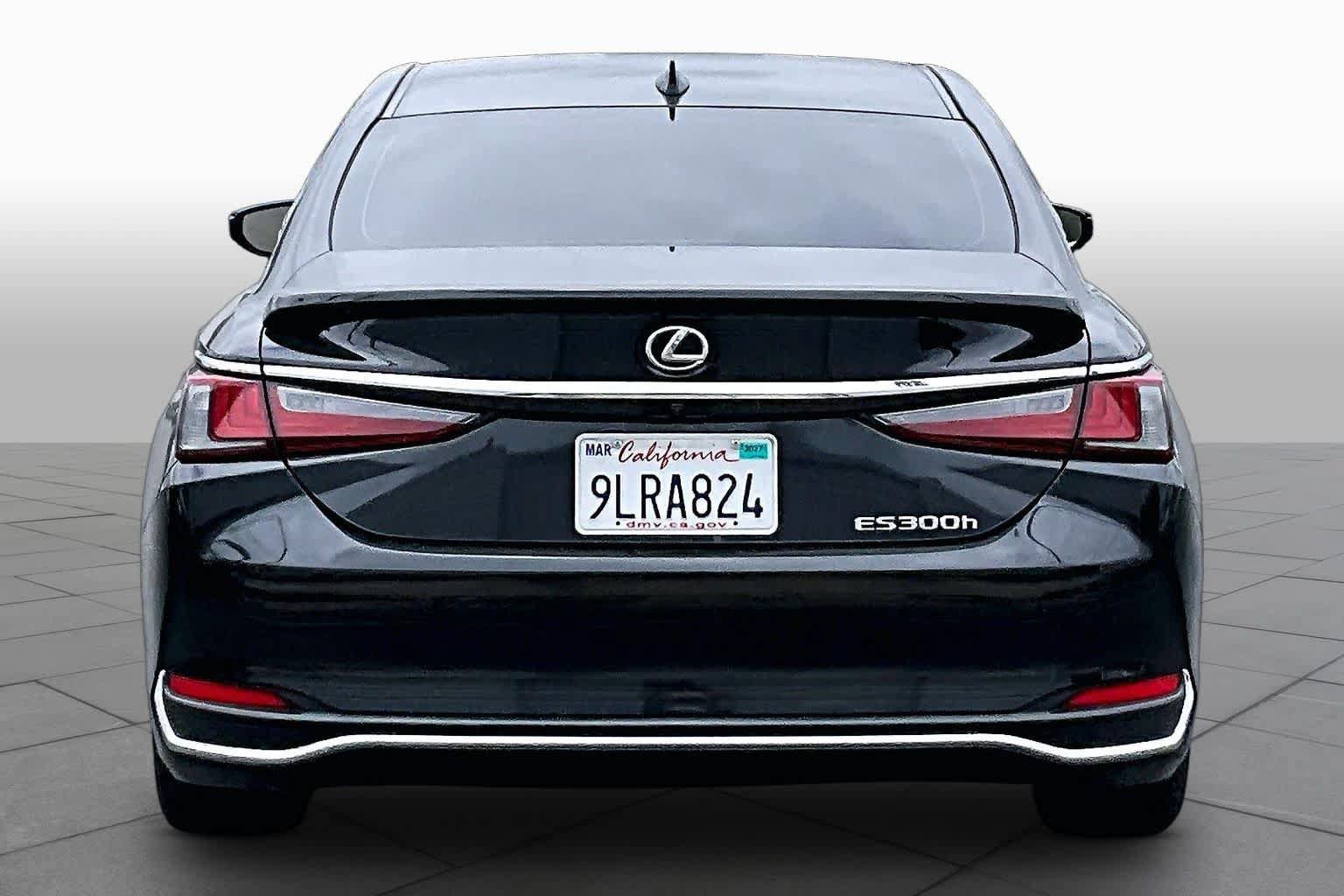 Used 2024 Lexus ES 300h w/ Premium Package FWD image 4