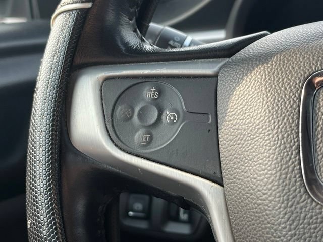 Used 2017 GMC Acadia SLT FWD image 34