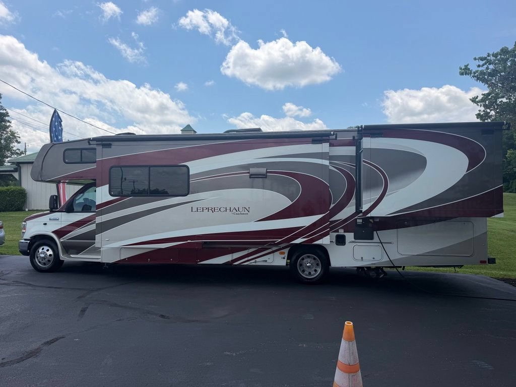 Used 2017 Ford E-450 and Econoline 450 Super Duty w/ Motorhome Prep Package RWD image 6