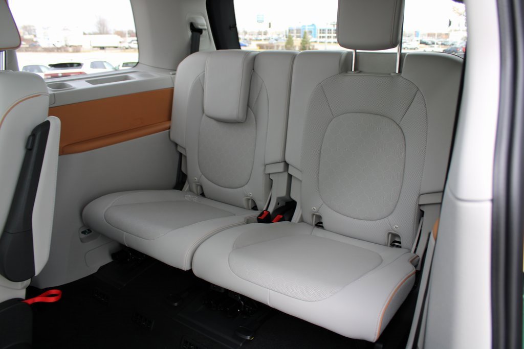 New 2025 Volkswagen ID. Buzz 1st Edition image 19