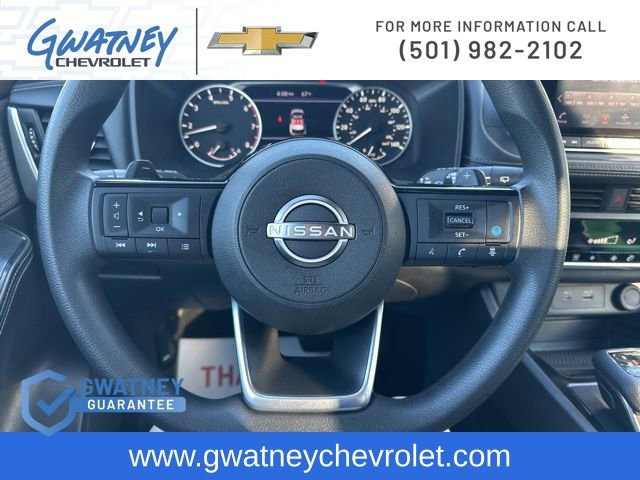 Used 2023 Nissan Rogue SV image 16