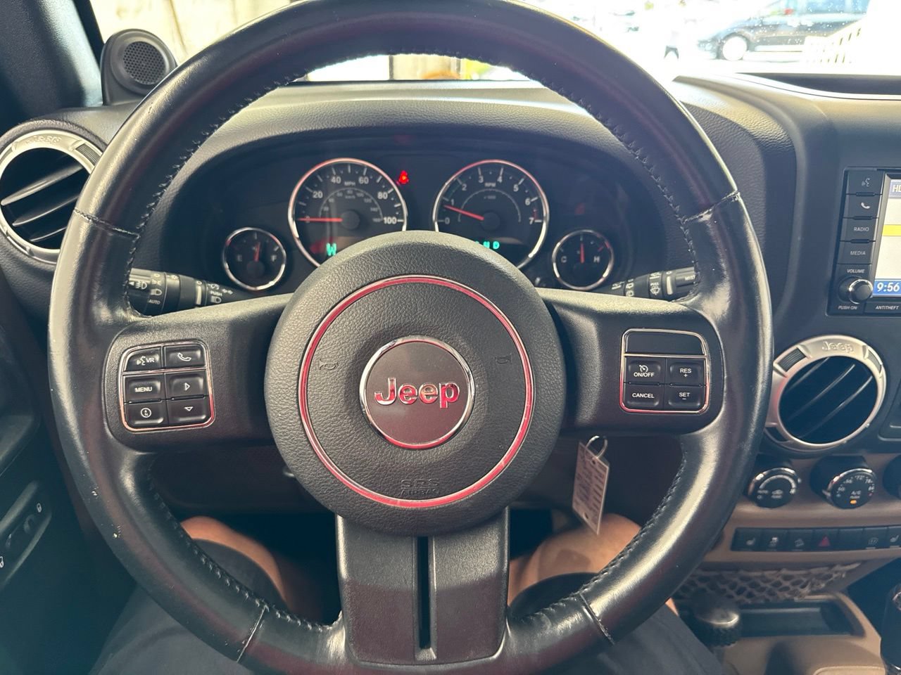 Used 2012 Jeep Wrangler Unlimited Sahara w/ Connectivity Group AWD/4WD image 19
