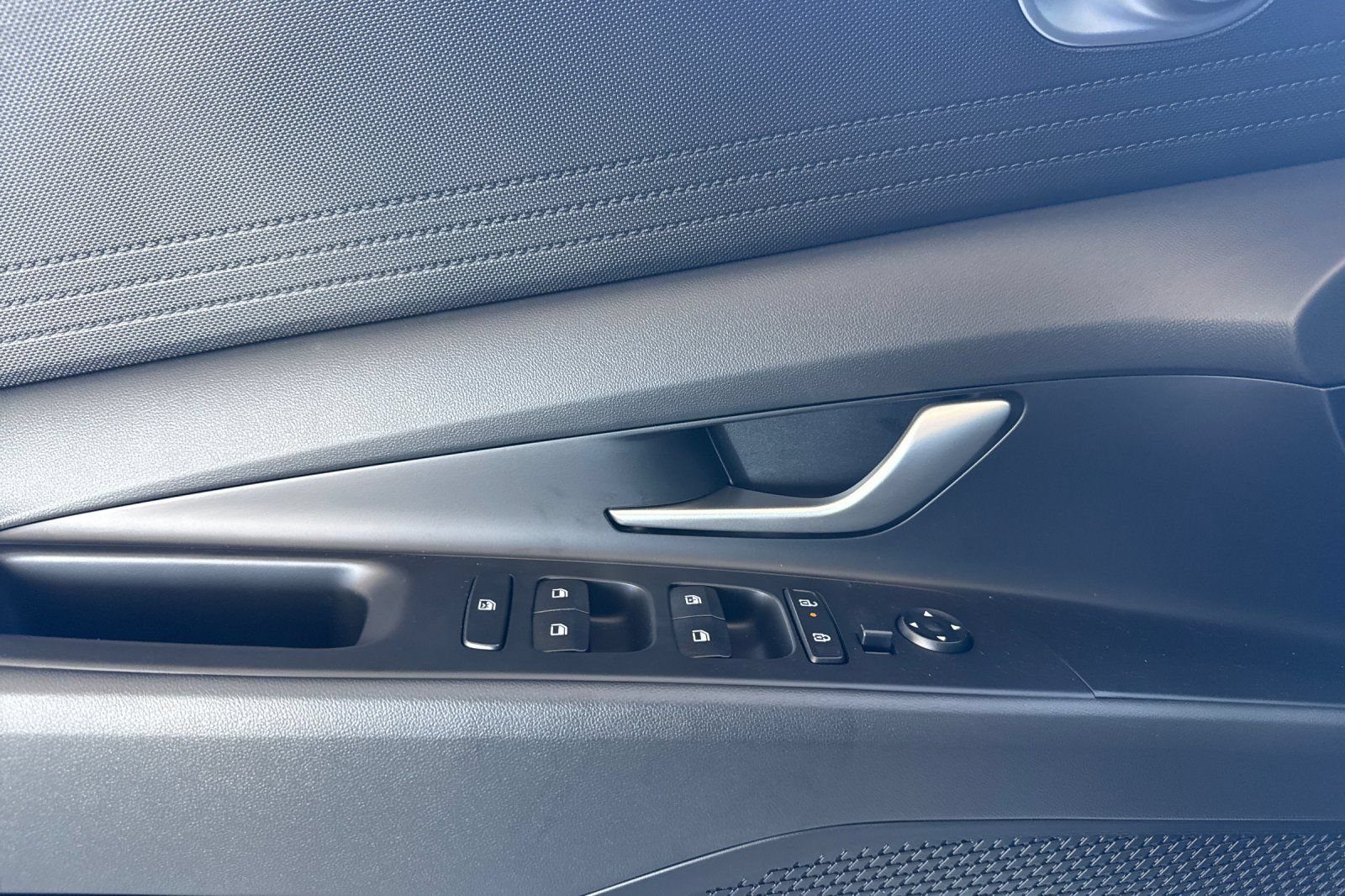New 2026 Hyundai Elantra Hybrid FWD image 10