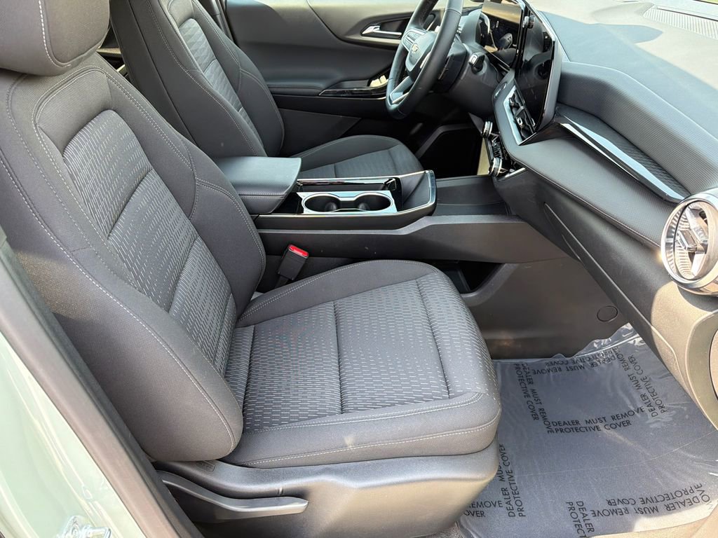 Used 2025 Chevrolet Equinox LT image 13