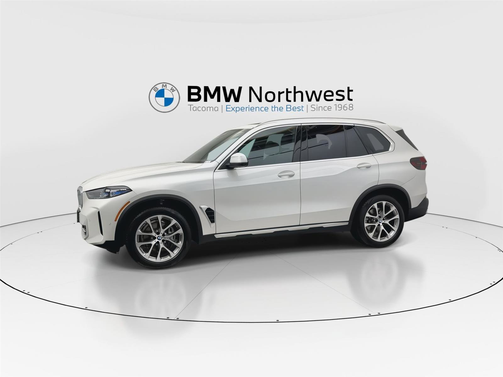 Used 2024 BMW X5 xDrive40i w/ Premium Package image 10