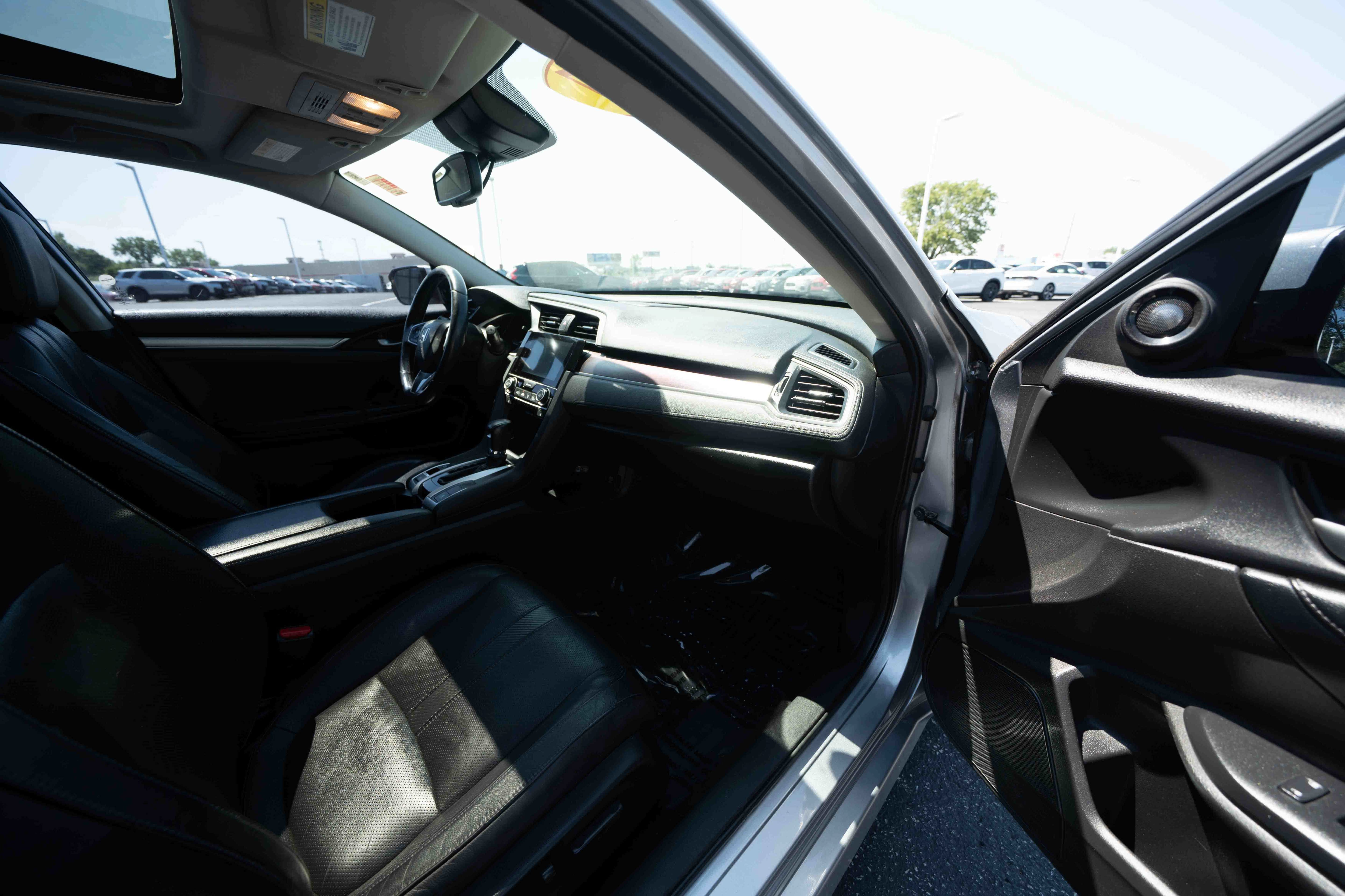 Used 2017 Honda Civic Touring image 25