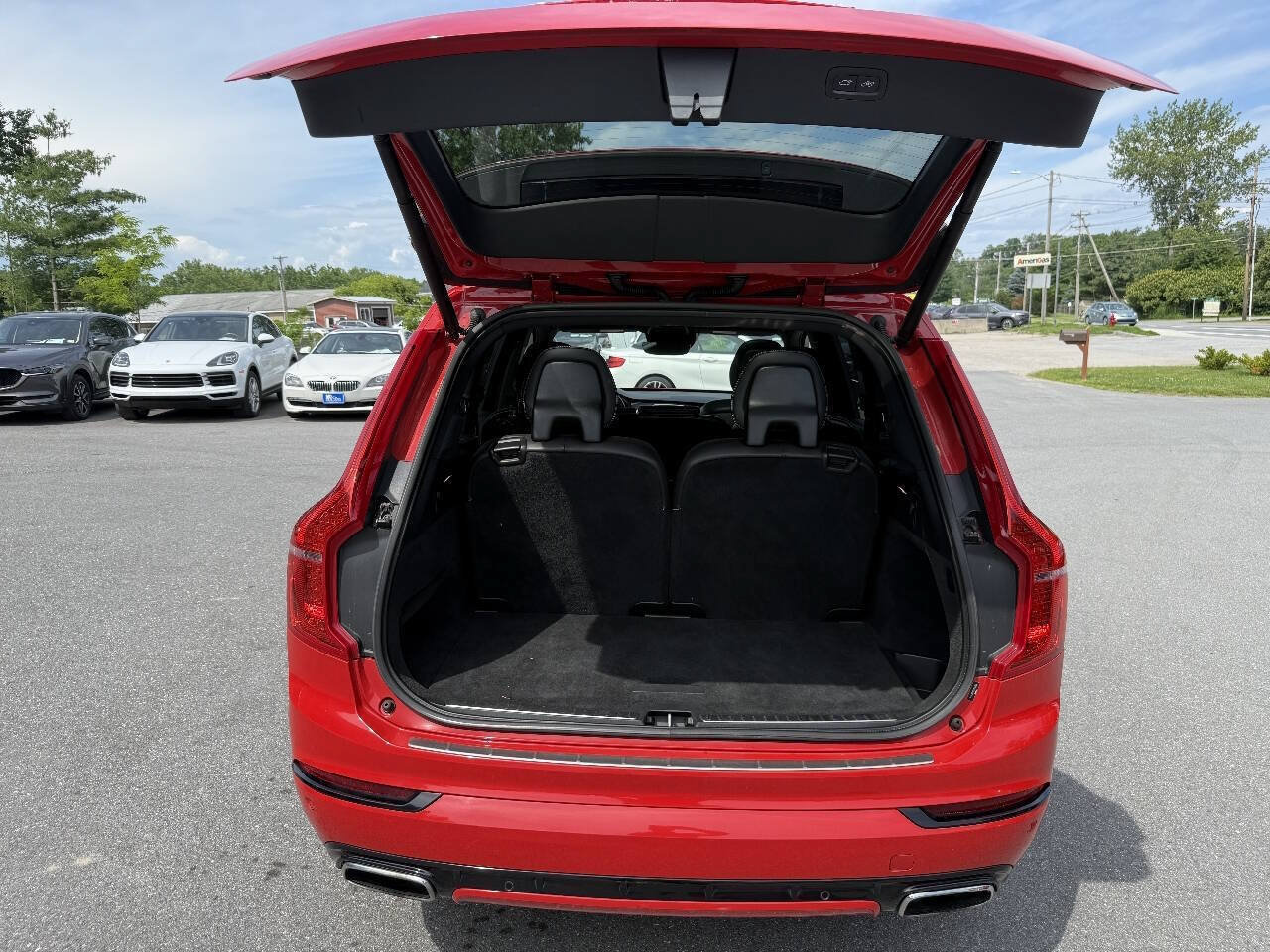 Used 2016 Volvo XC90 T6 R-Design w/ Protection Package Plus AWD/4WD image 11