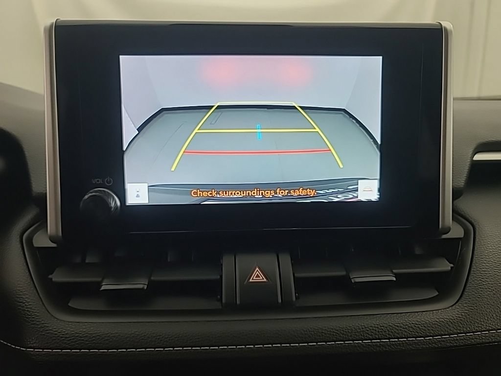Used 2025 Toyota RAV4 XLE AWD/4WD image 33