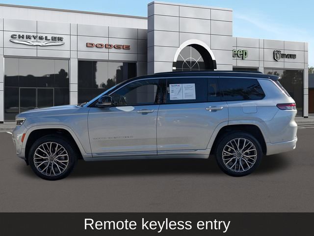 Used 2024 Jeep Grand Cherokee L Summit AWD/4WD image 8