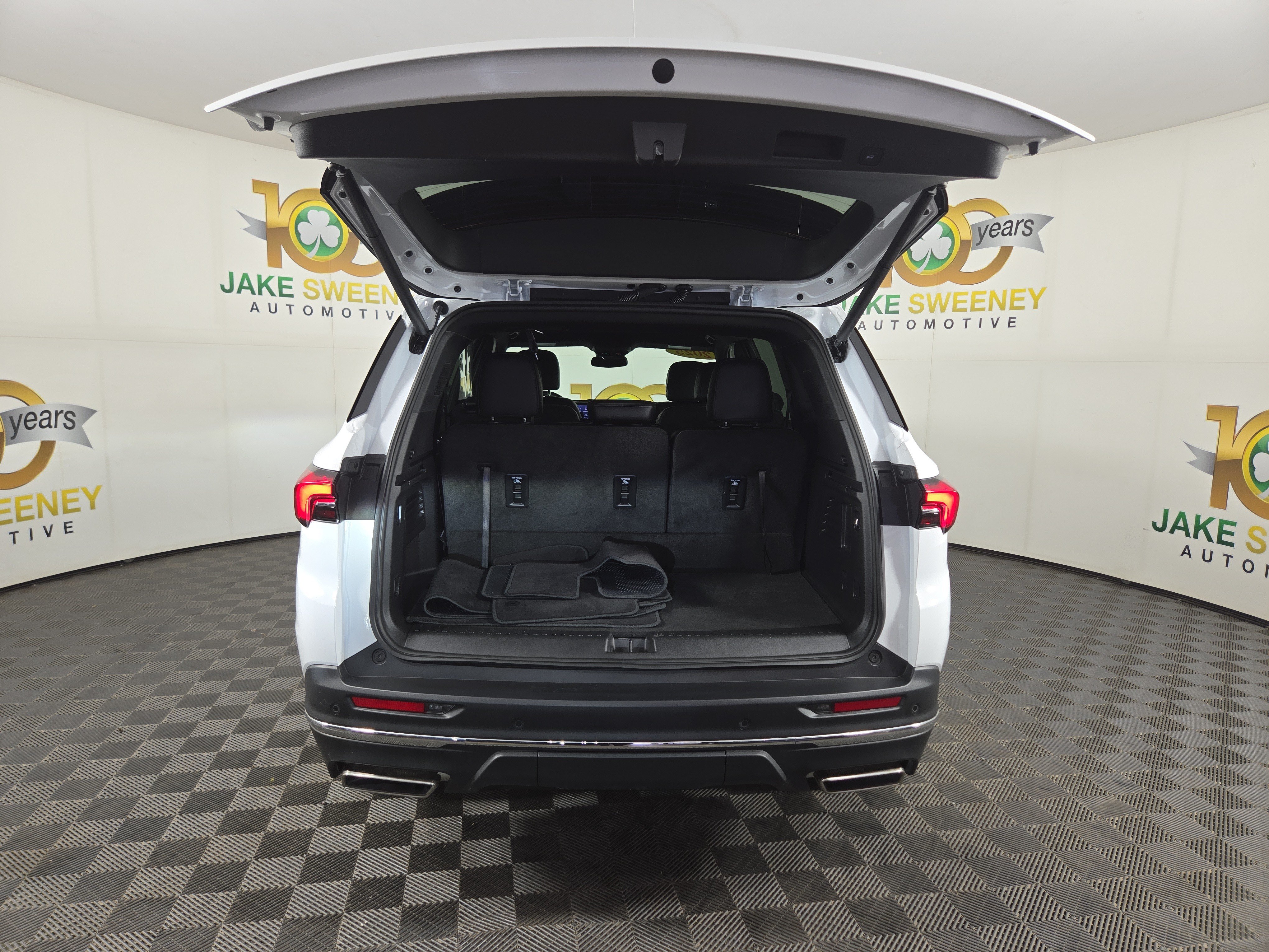 Used 2025 Buick Enclave Preferred w/ Super Cruise Package AWD/4WD image 34