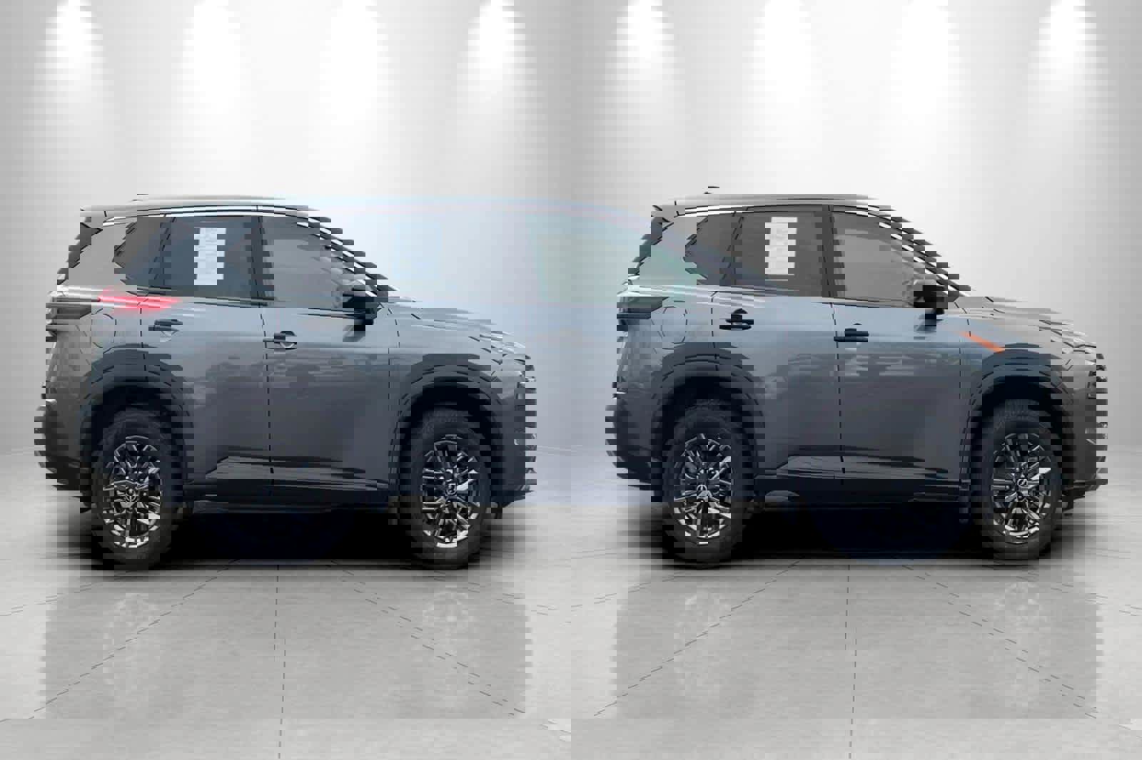 Used 2023 Nissan Rogue S image 8