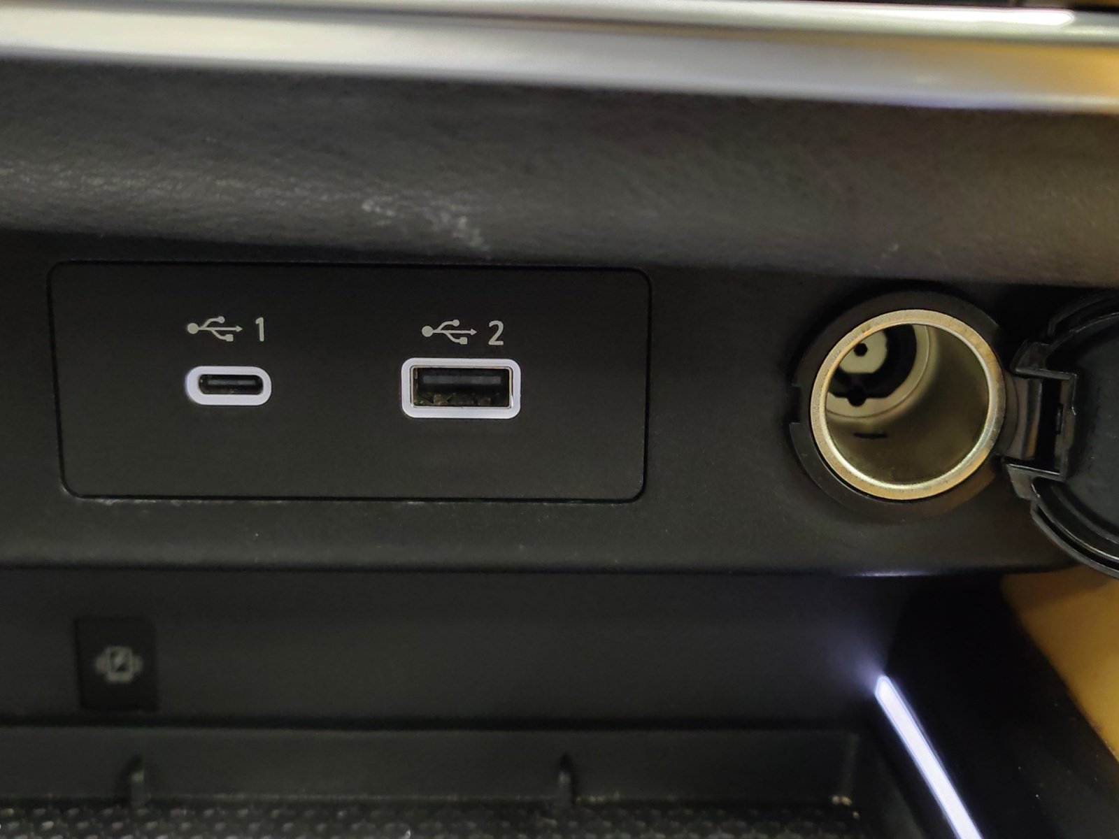 Used 2021 Nissan Rogue Platinum FWD image 23