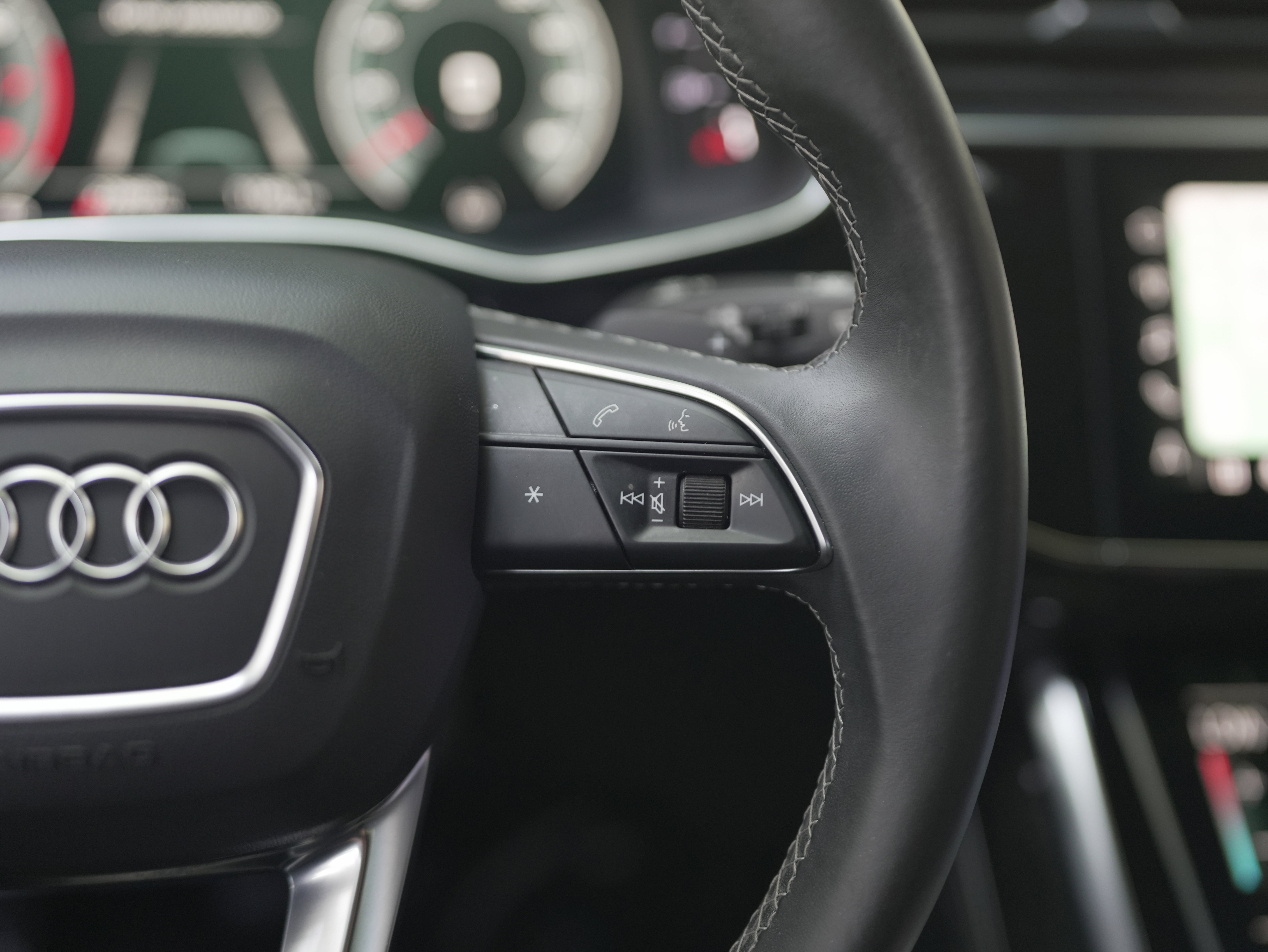 Used 2022 Audi Q8 Premium Plus w/ Premium Plus Package image 19